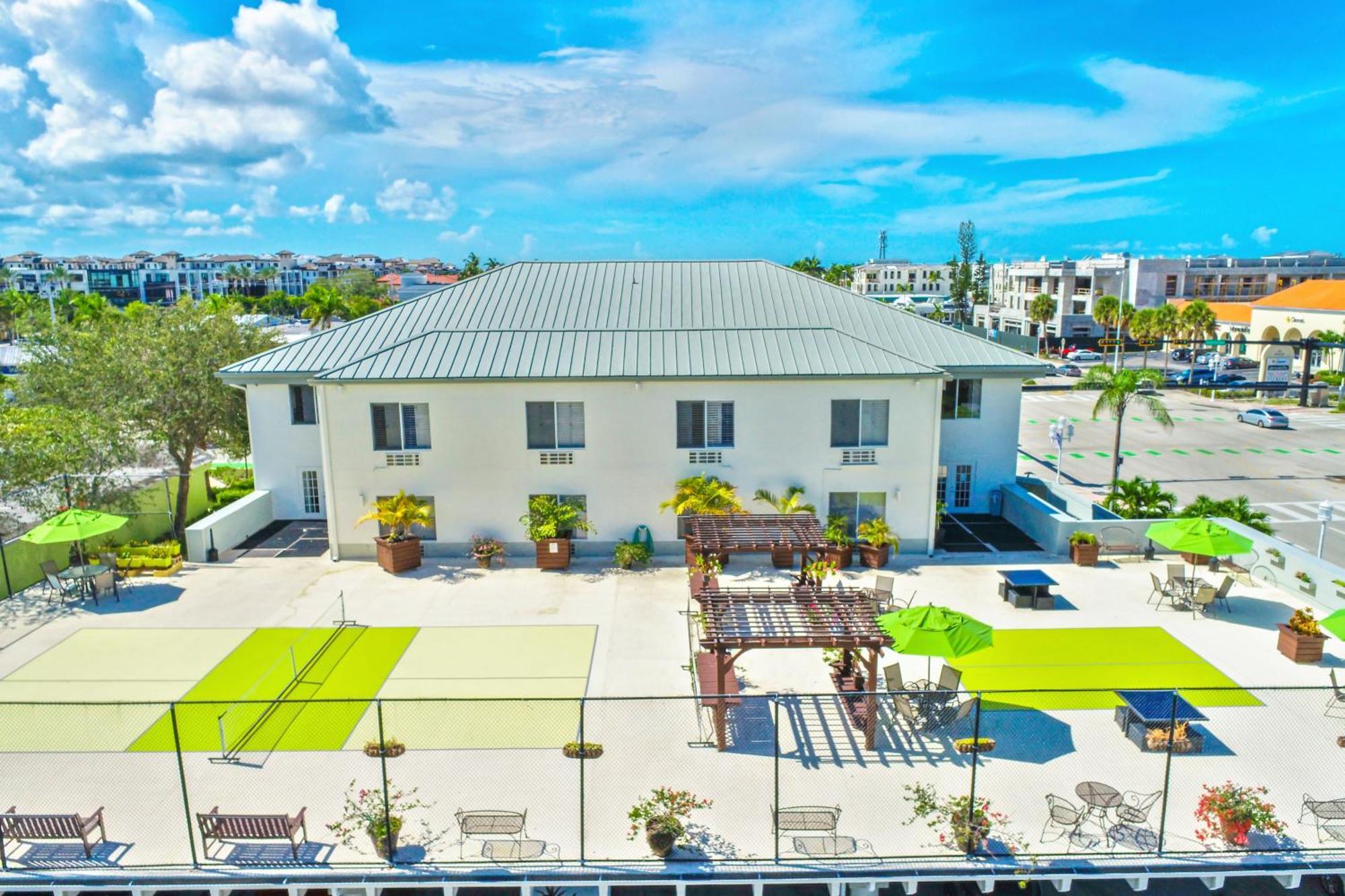 Naples Park Central Hotel Exterior foto
