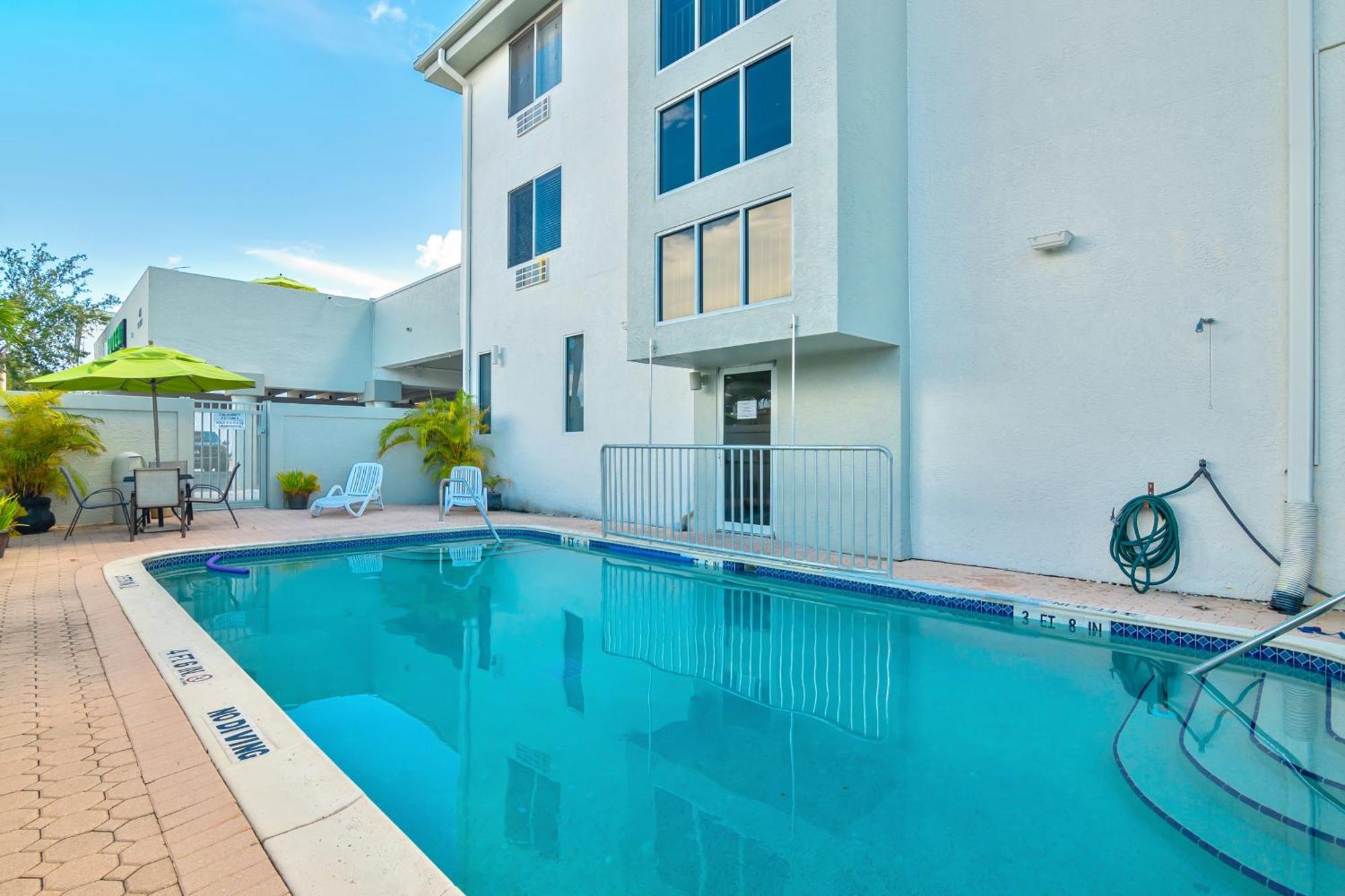 Naples Park Central Hotel Exterior foto