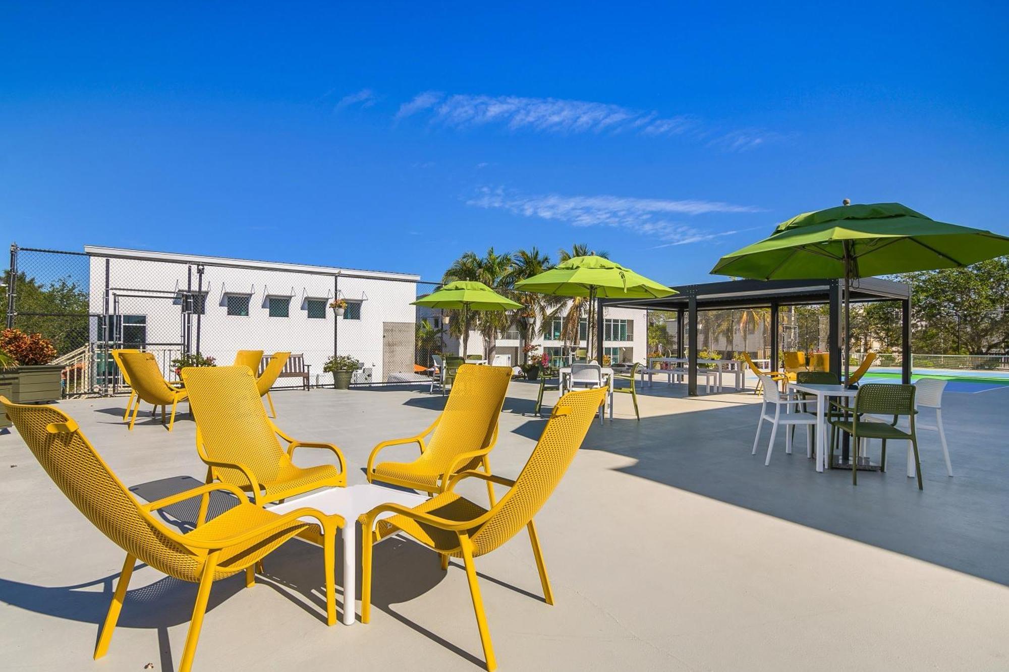 Naples Park Central Hotel Exterior foto